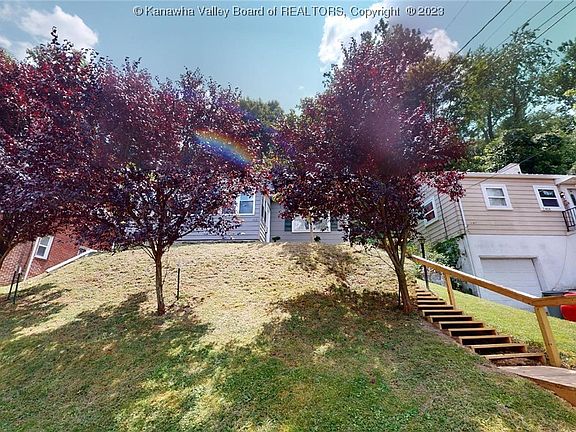 3rd image of 416 Forest Cir