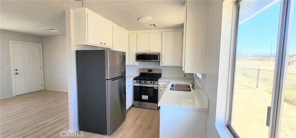 2 bed, 1408 sqft, $1,500 — Photo 3
