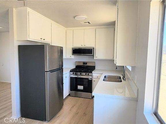 3rd image of 6474 Camarilla Ave