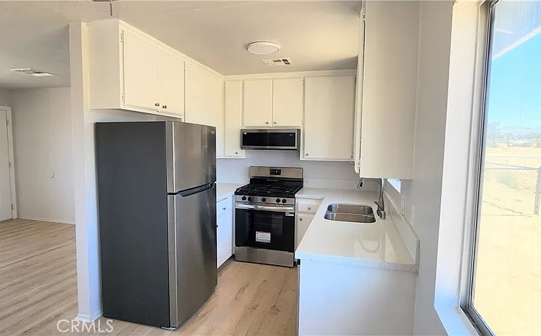 6474 Camarilla Ave — Photo 3