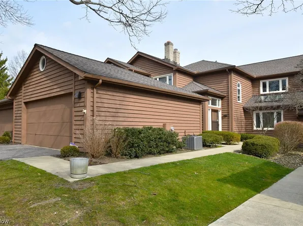 2 Sherwood Ct, Beachwood, OH 44122