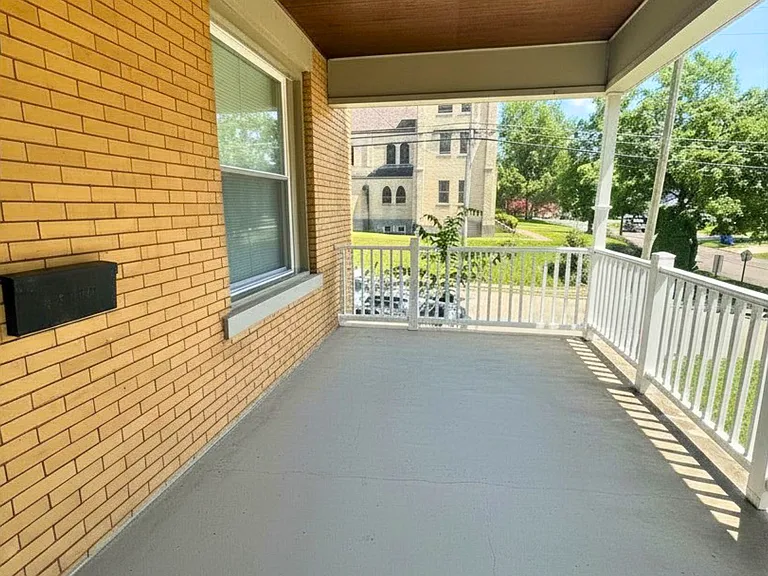 102 Hastings Ave #2 — Photo 2