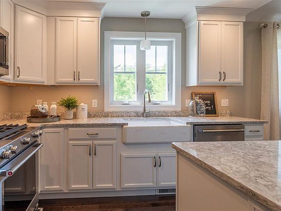 4th image of 4 Pasture Ln #27