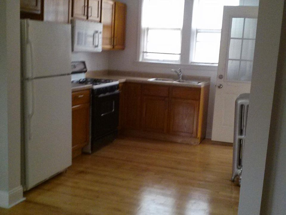 1st image of 3001 N Leclaire Ave #2N