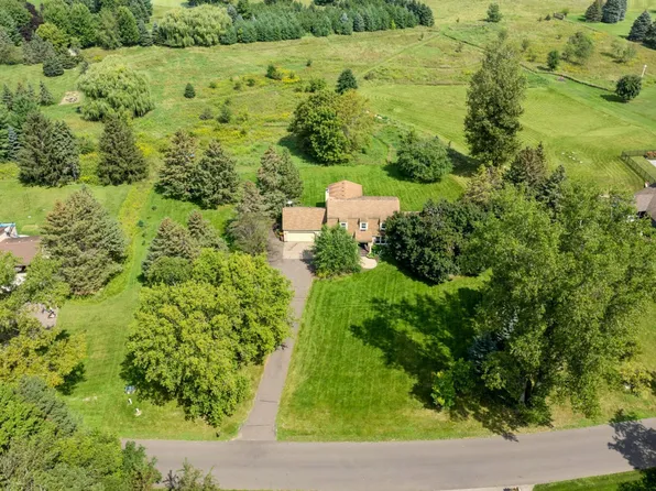 9 Doral Rd, White Bear Lake, MN 55110