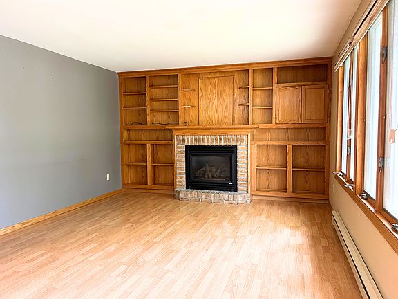 5th image of 451 2nd St N