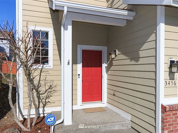 3rd image of 3456 Ocasta Street NE