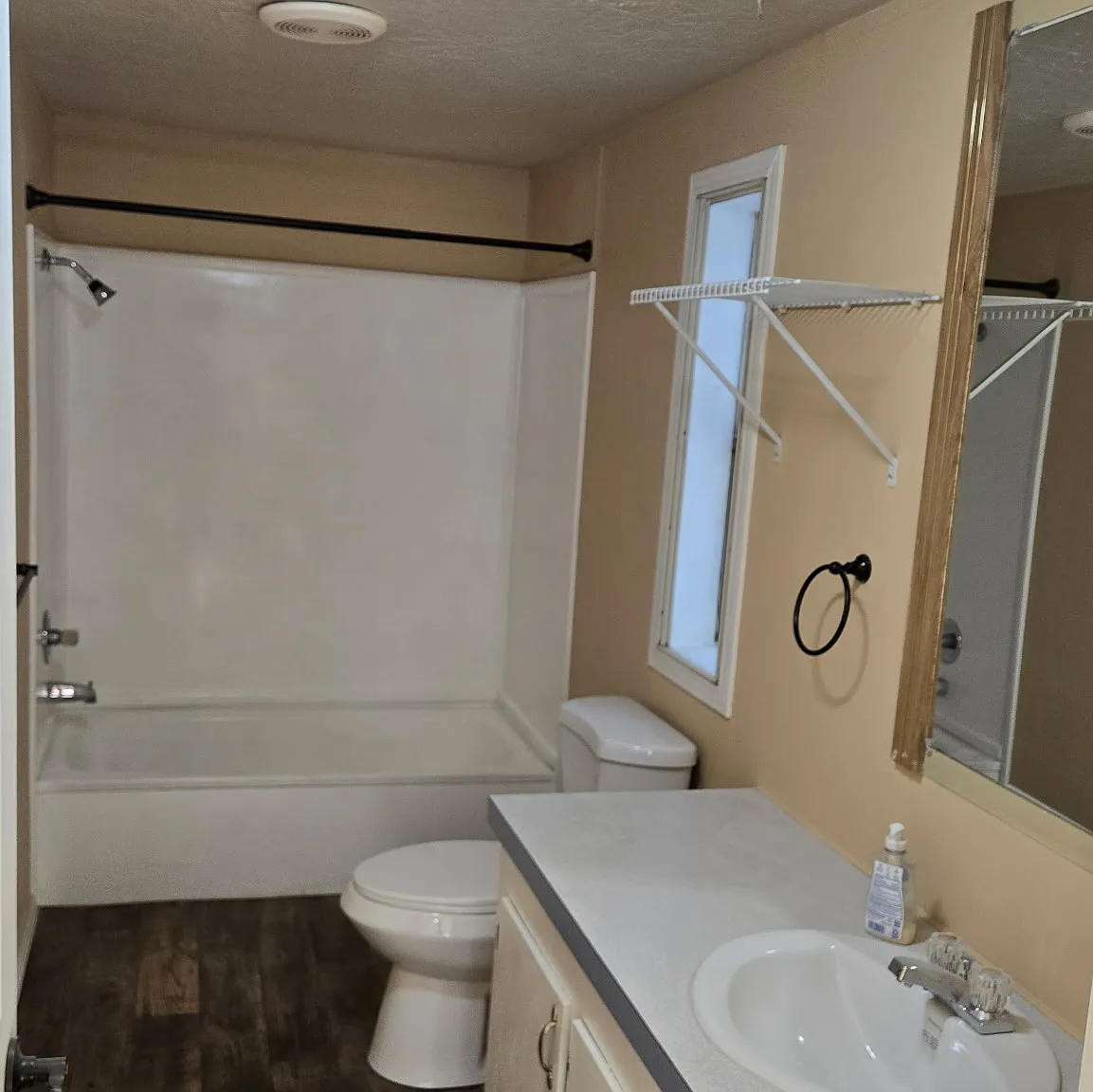 3 bed, 1800 sqft, $1,750 — Photo 4