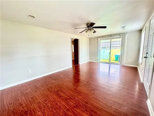 2 bed, 2.0 bath, 955 sqft, $1,700 — Photo 3