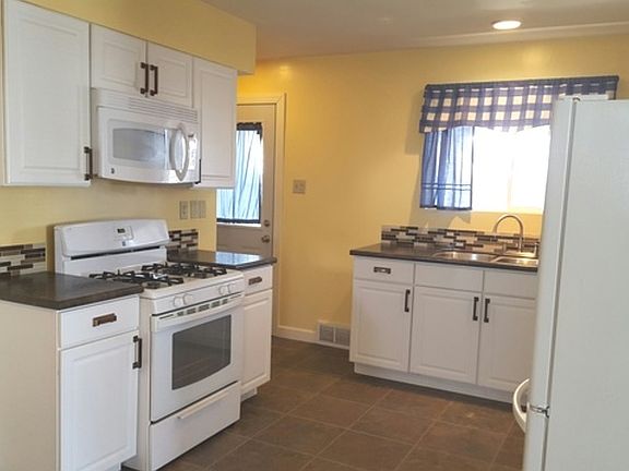 4th image of 760 Creve Coeur St