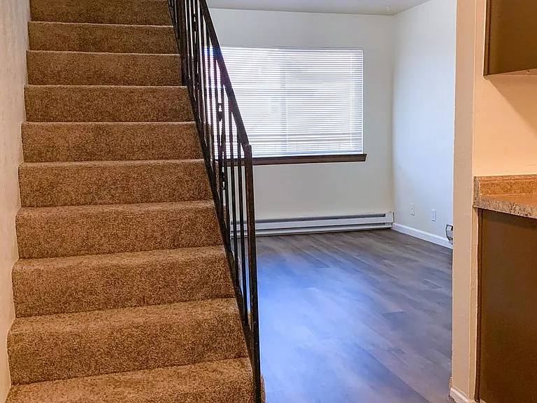 Spacious 2 Bedroom Apartment with Private Patio — Photo 1
