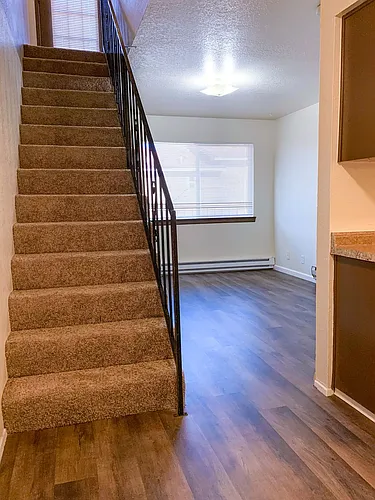 Spacious 2 Bedroom Apartment with Private Patio Photo 1