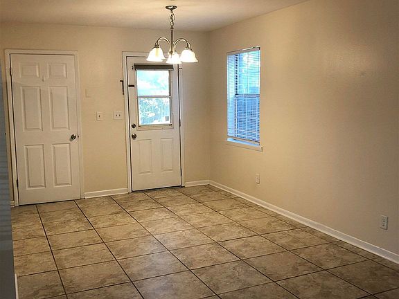 3rd image of 1122 Shady Ln
