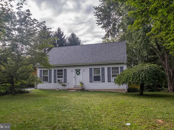 133 Creekside Dr, State College, PA 16801