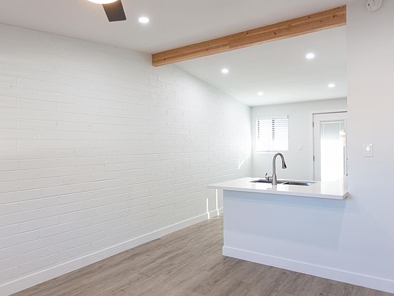 4th image of 1605 E Montebello Ave #2