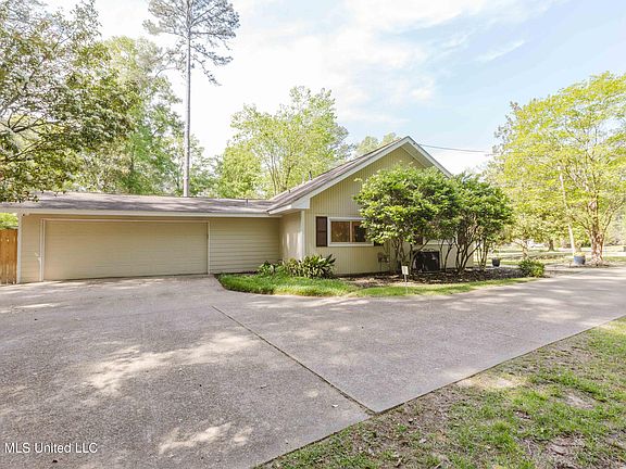 4th image of 5247 Suffolk Cir
