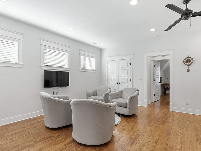 843 Clayton Ave — Photo 30