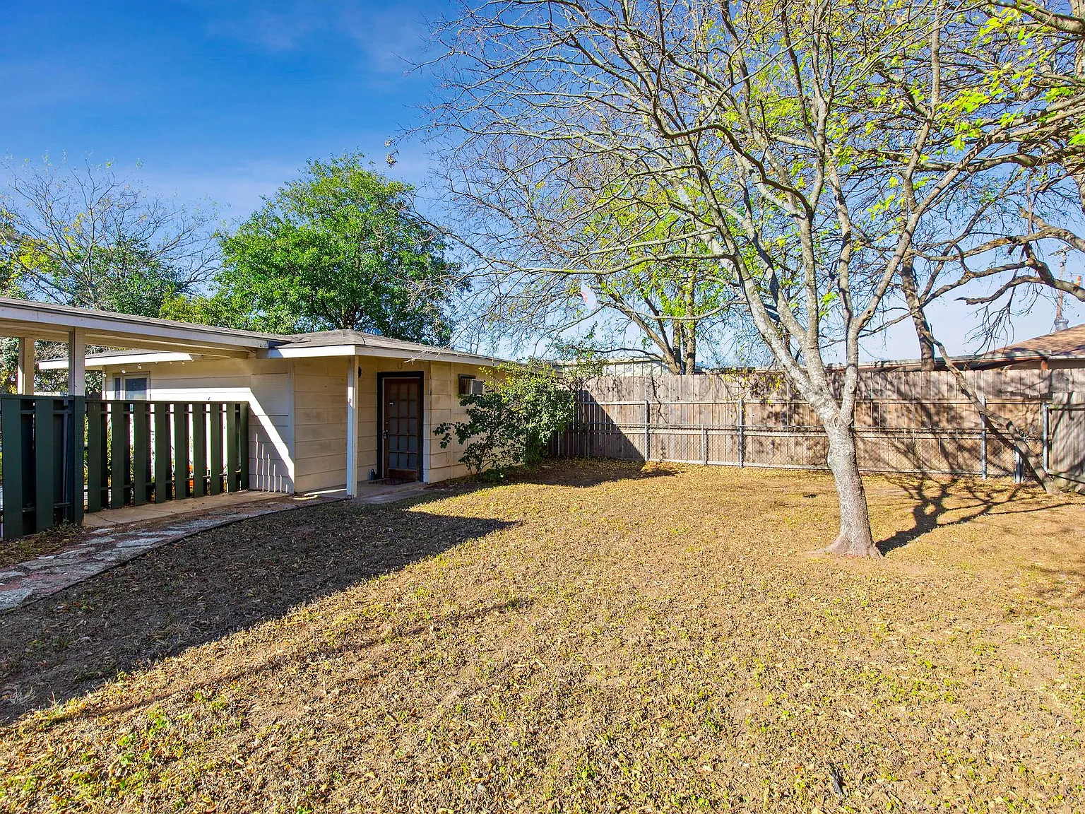 1 bed, 1.0 bath, 380 sqft, $950 — Photo 3