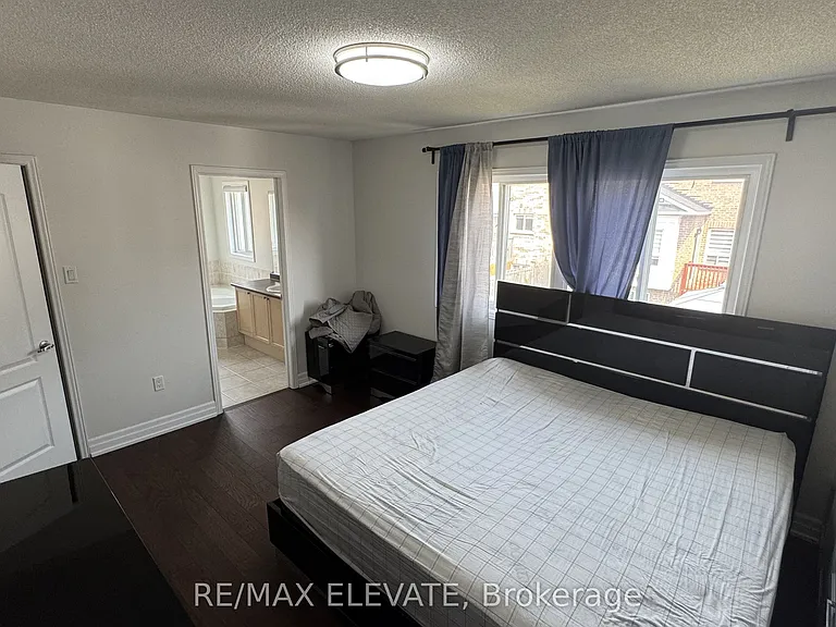 91 Whitlock Cres — Photo 8