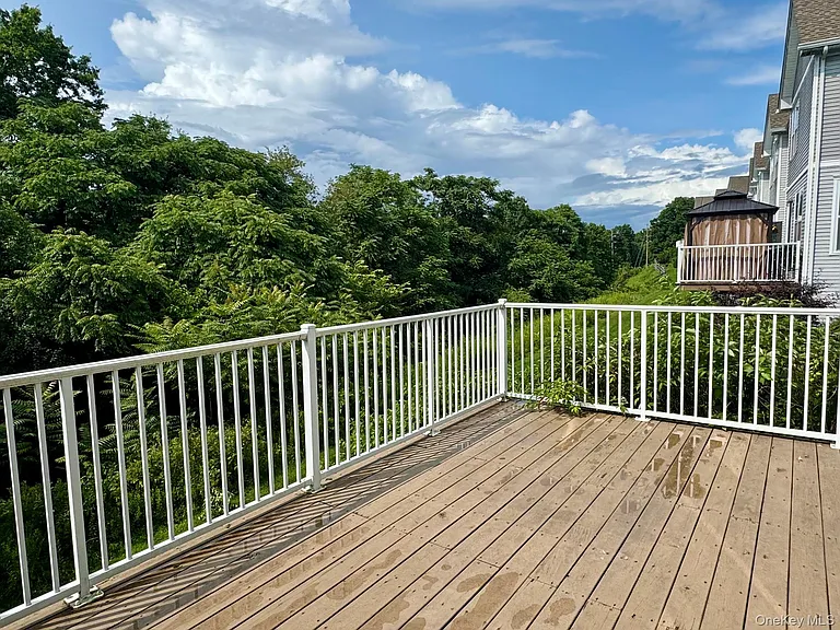 95 Meadow View Dr — Photo 31