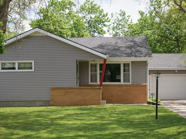 806 15th St, Perry, IA 50220