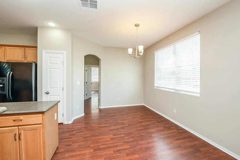 3 bed, 2.0 bath, 1366 sqft, $1,880 — Photo 4