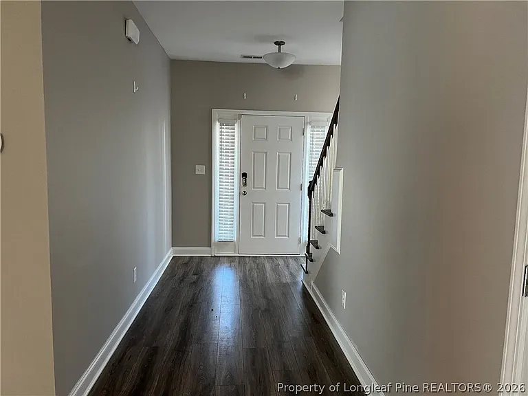 312 Derby Ln — Photo 8