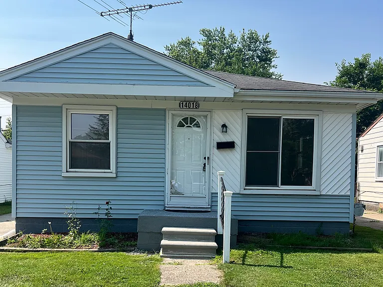 14018 Hendricks Ave — Photo 1