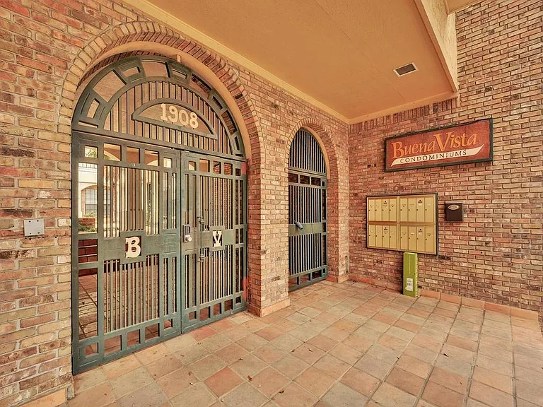 1908 San Antonio St #212 — Photo 17