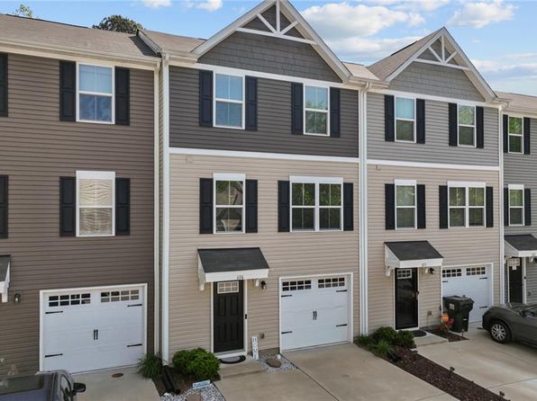 604 Lakeview Cv, Smithfield, VA 23430