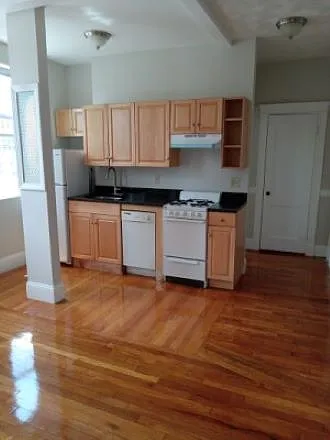 1191 Commonwealth Ave #6 — Photo 2