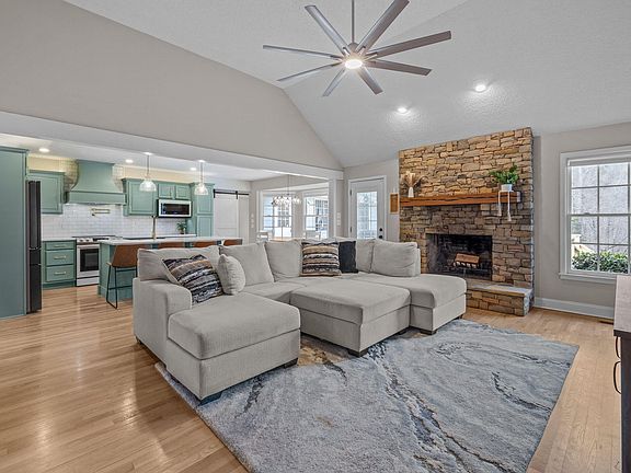 3rd image of 2008 Red Mountain Rd