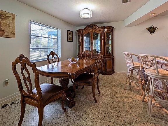 4th image of 9344 Horizon Dr