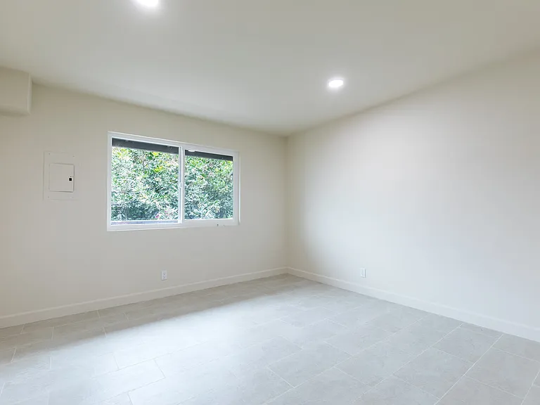 840 Sinkler Way #B — Photo 12
