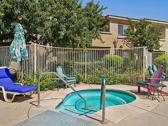 4th image of 77120 California Dr #151E