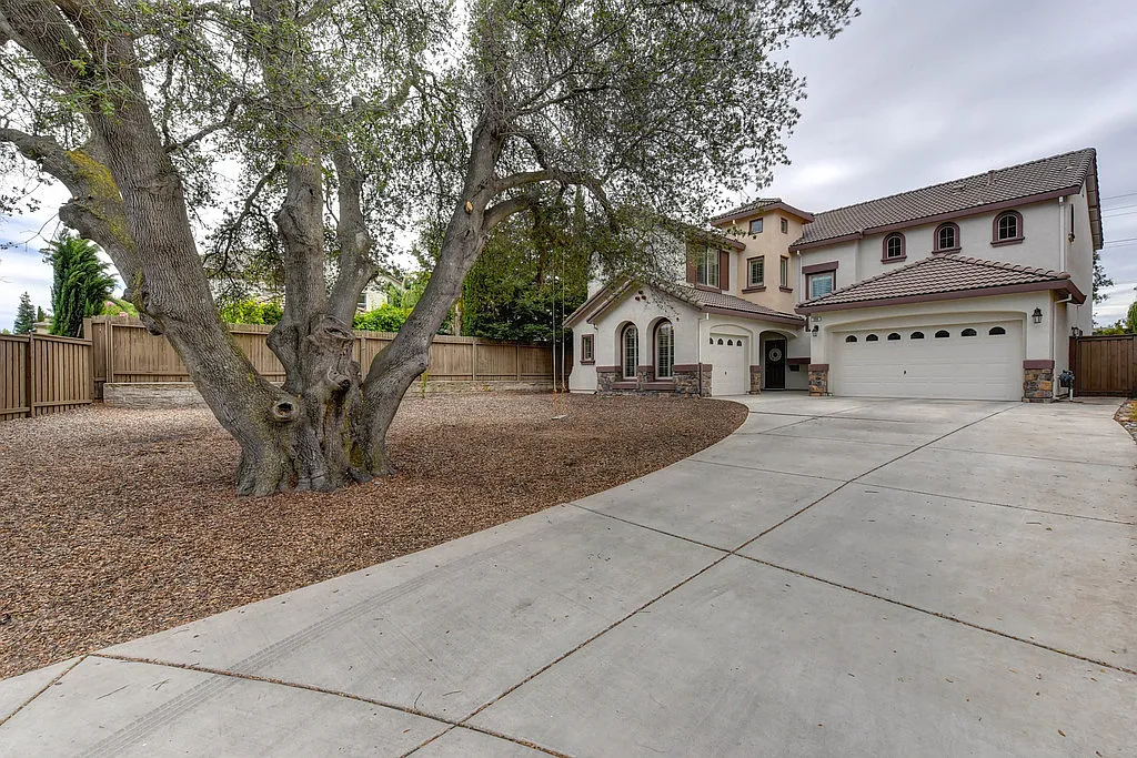 209 White Rabbit Ct photo 1