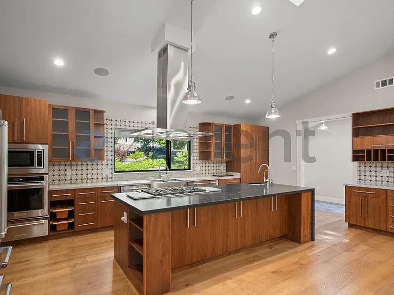 1701 Whitham Ave — Photo 14