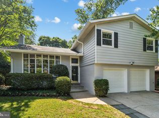 8712 Ewing Dr, Bethesda, MD 20817