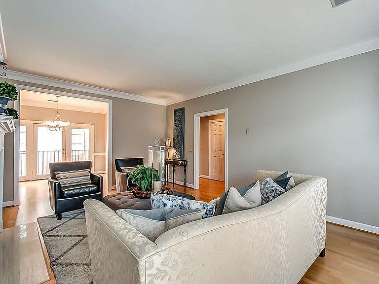 3051 Woodlawn Dr — Photo 11