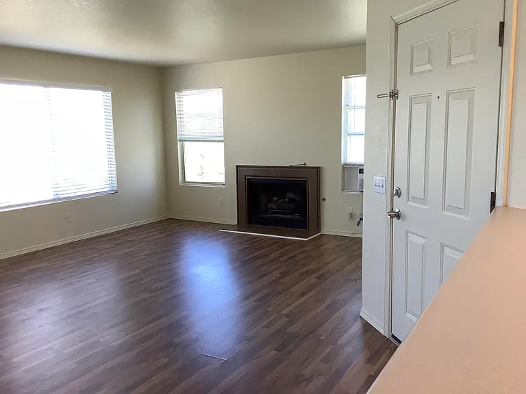 604 N Bagby Dr #A — Photo 2