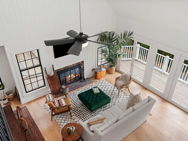 135 Layfield Dr — Photo 3