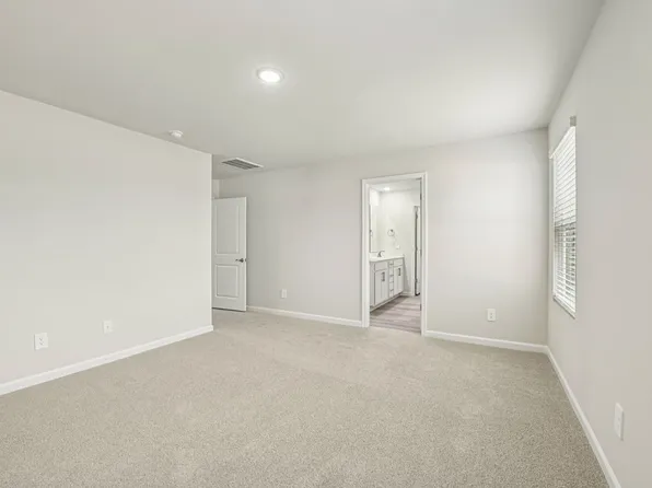 1041 Saint Lawrence Dr, Garner, NC 27529