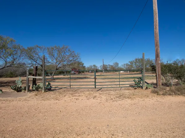 630 Los Huisaches Rd, Laredo, TX 78045