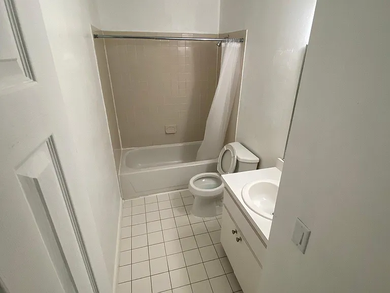 620 E Rosewood Ln #620 — Photo 7