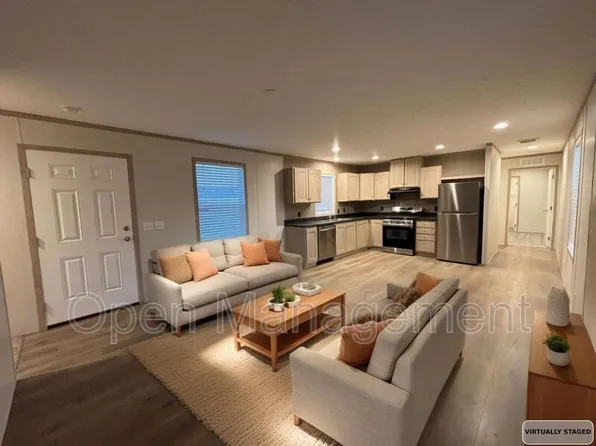 725 S 12th St, Bismarck, ND