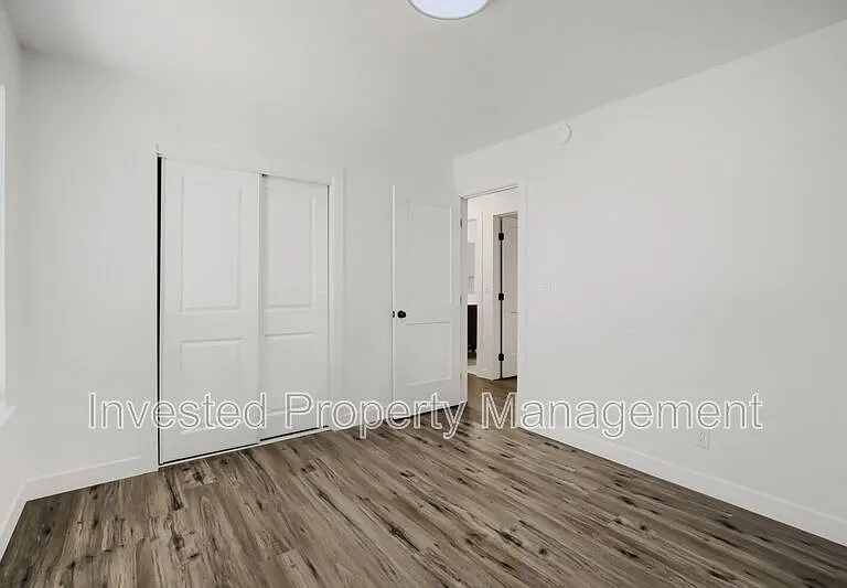 6473 Newcombe Ct — Photo 17