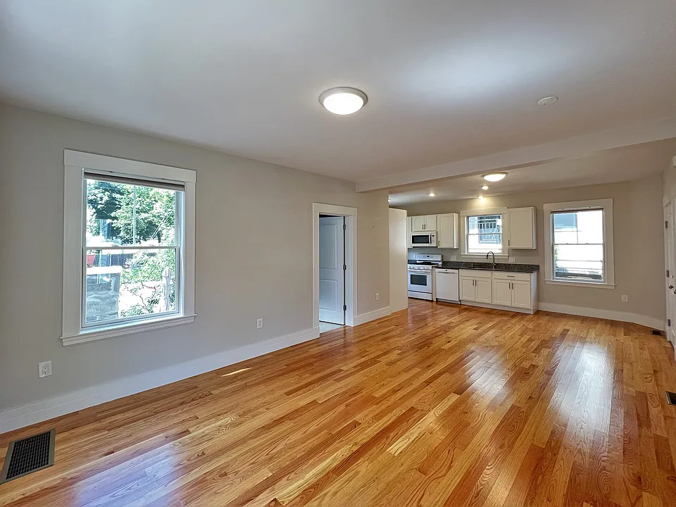 10 Linden Ave #1