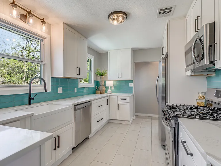 611 Greenwich Blvd — Photo 6