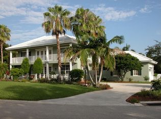 2 Castle Hill Way, Sewalls Pt, FL 34996