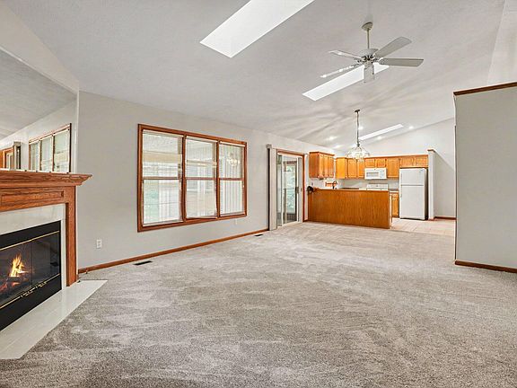 4th image of 1498 Estero Dr